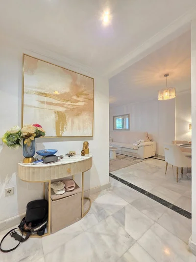 Golden Mile garden apartment · Image 3
